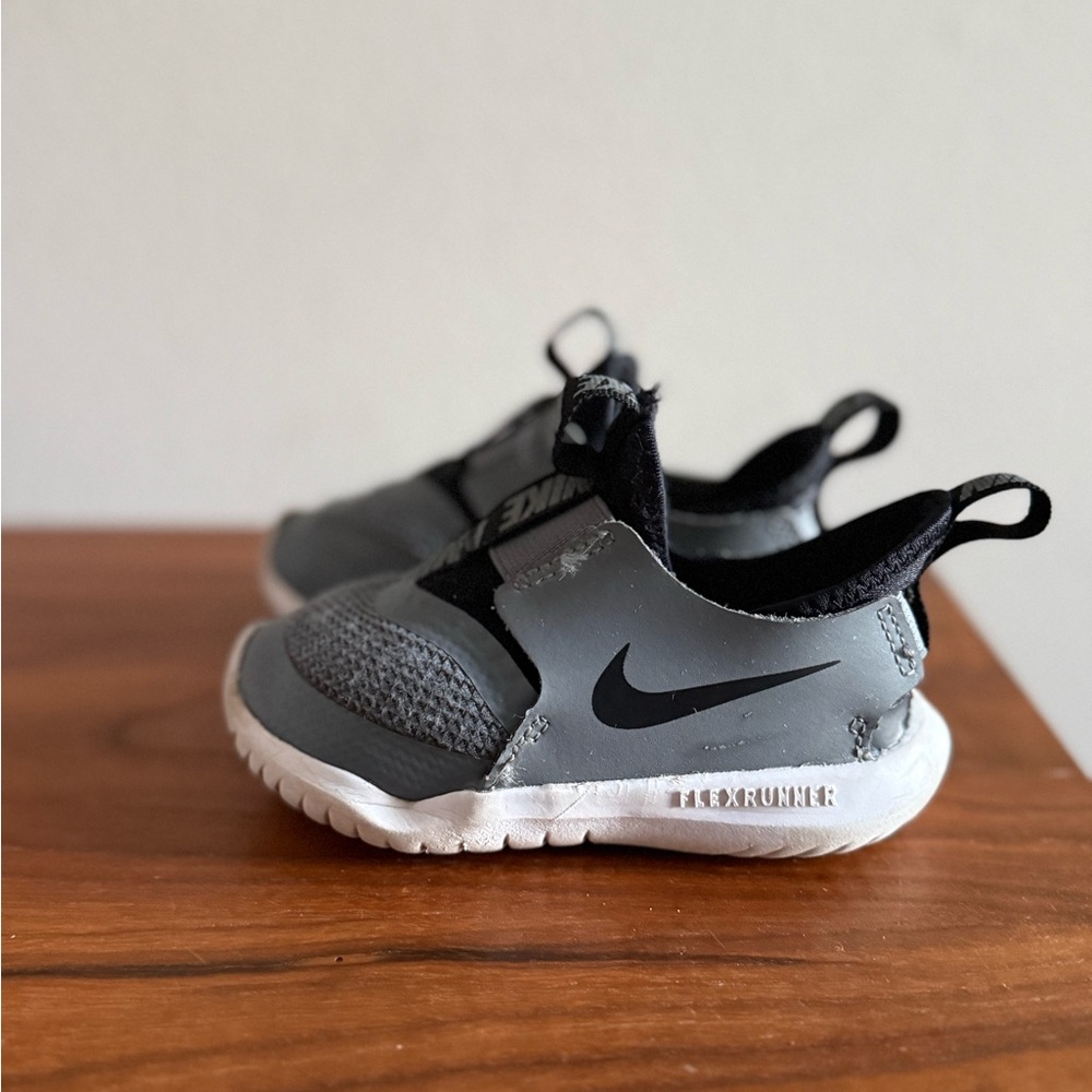 Nike Kids Grey and Black Slip-On Flex Runner Sneakers